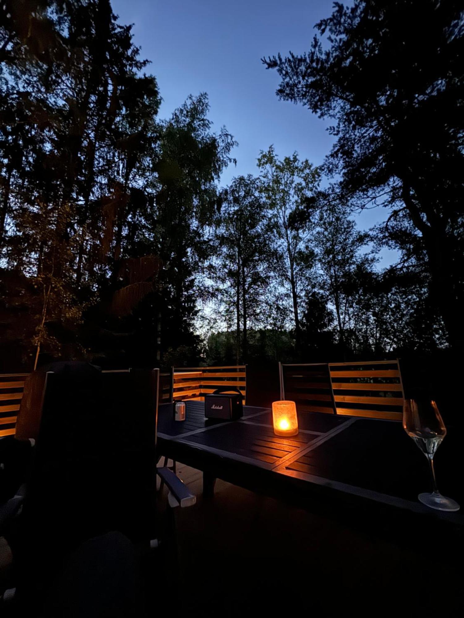 Mysig Stuga I Naevesta Örebro Exteriér fotografie
